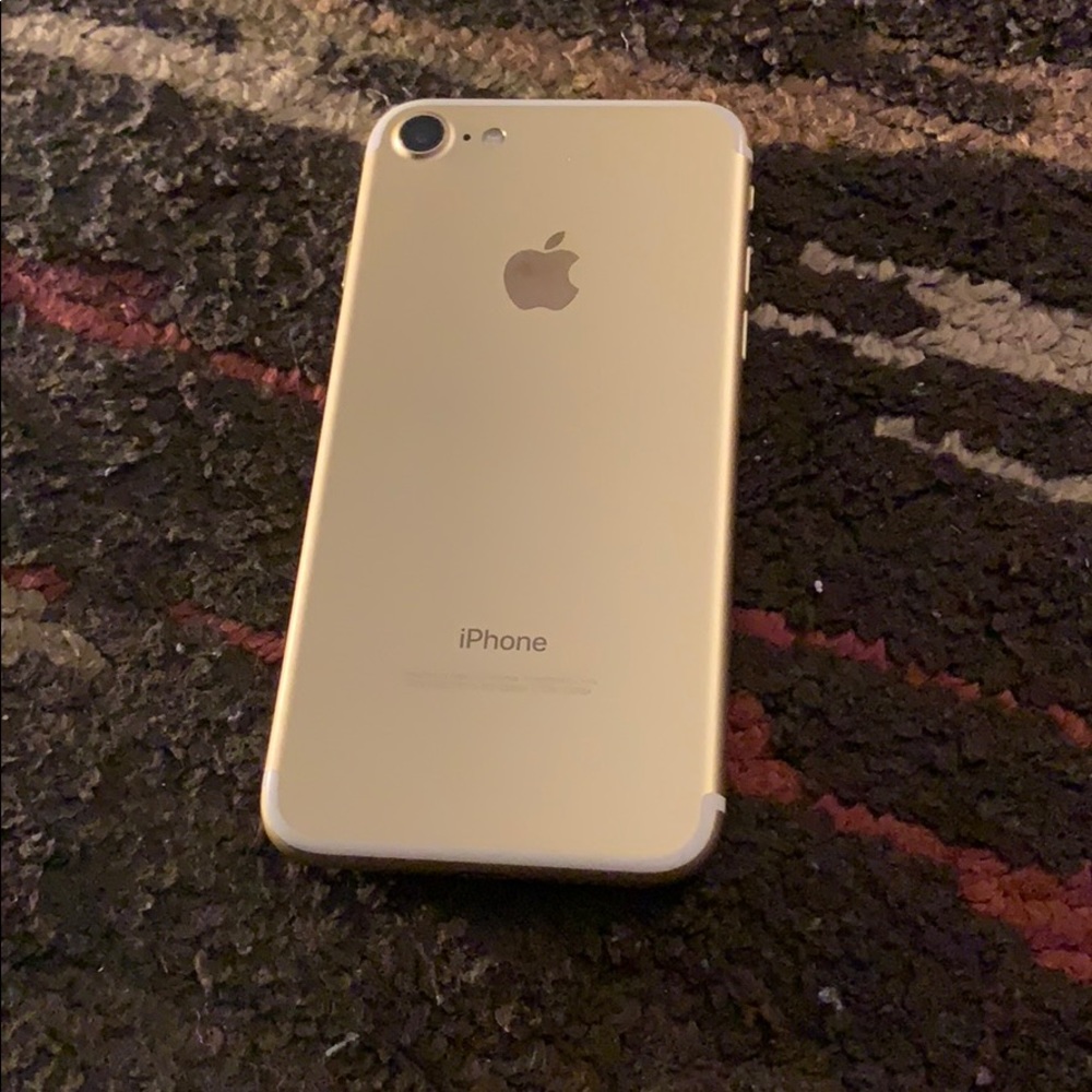 iPhone 7 factory unlocked